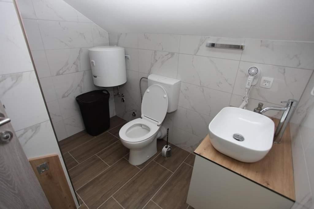 Apartmani Venecia Prozor Esterno foto